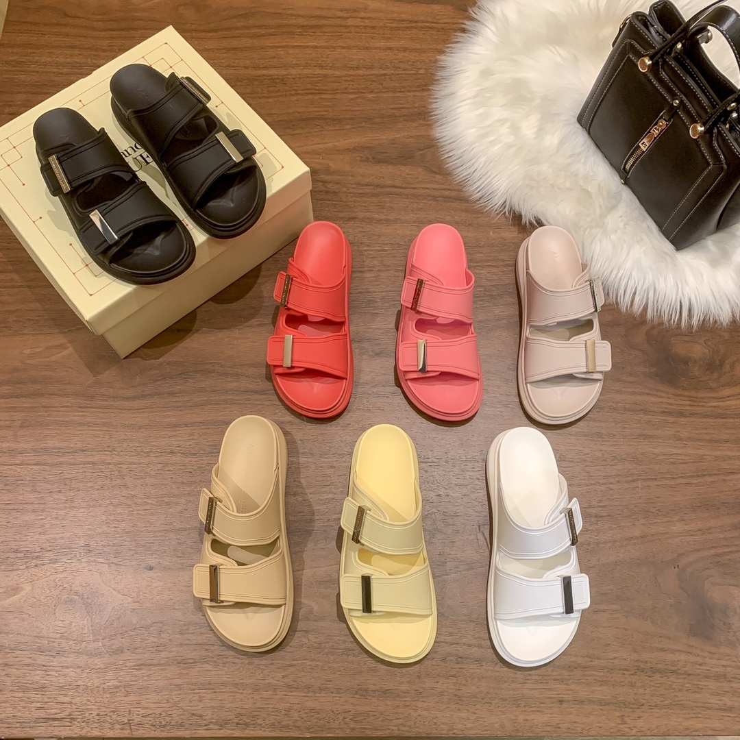 Mcqueen women thick sole sandals-Luxeon