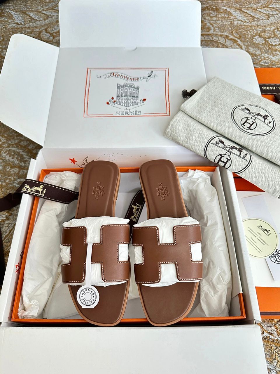 Women H-shaped slippers