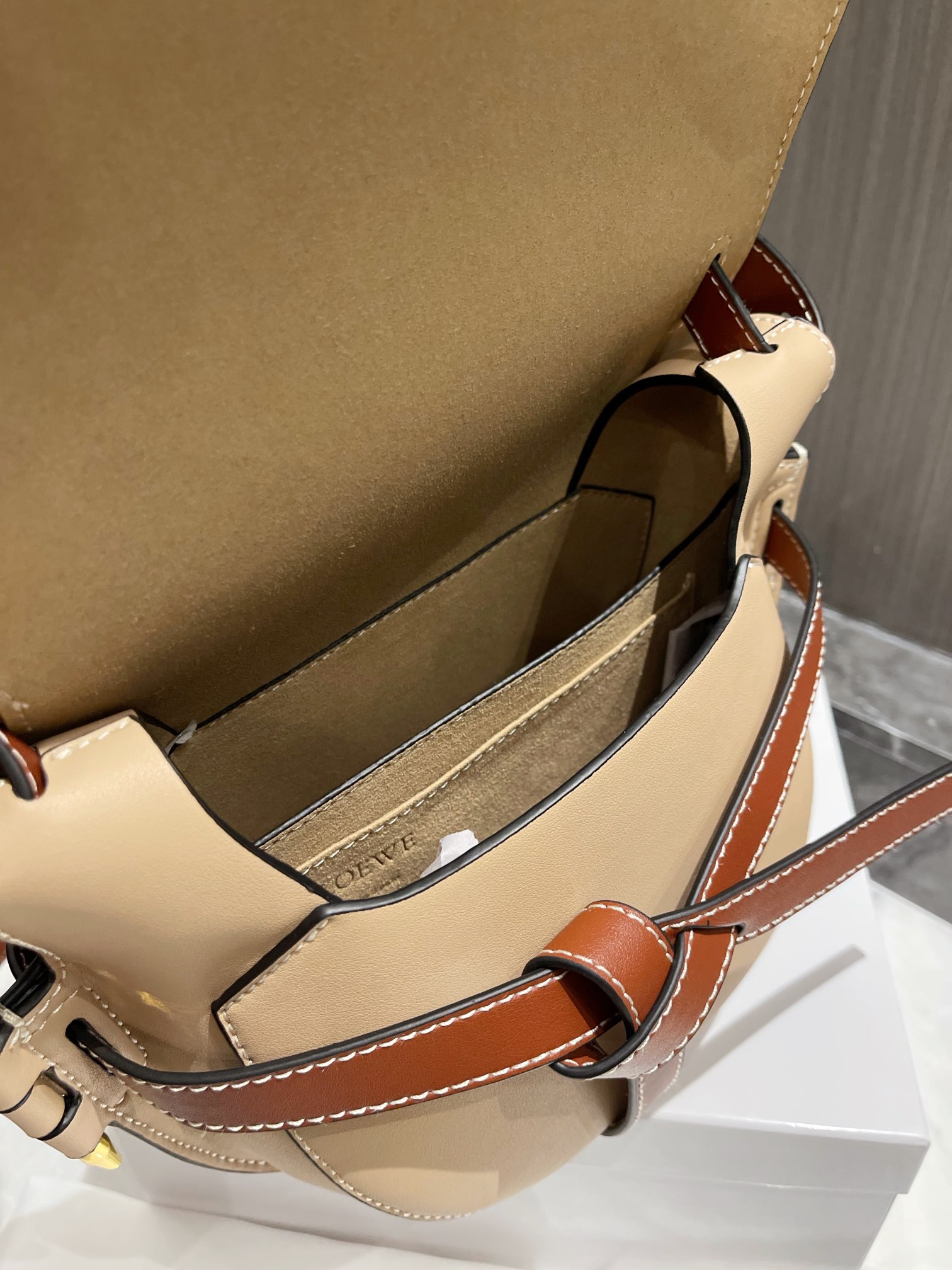 L style Gate Bag Saddle Bag Crossbody Bag-Luxeon