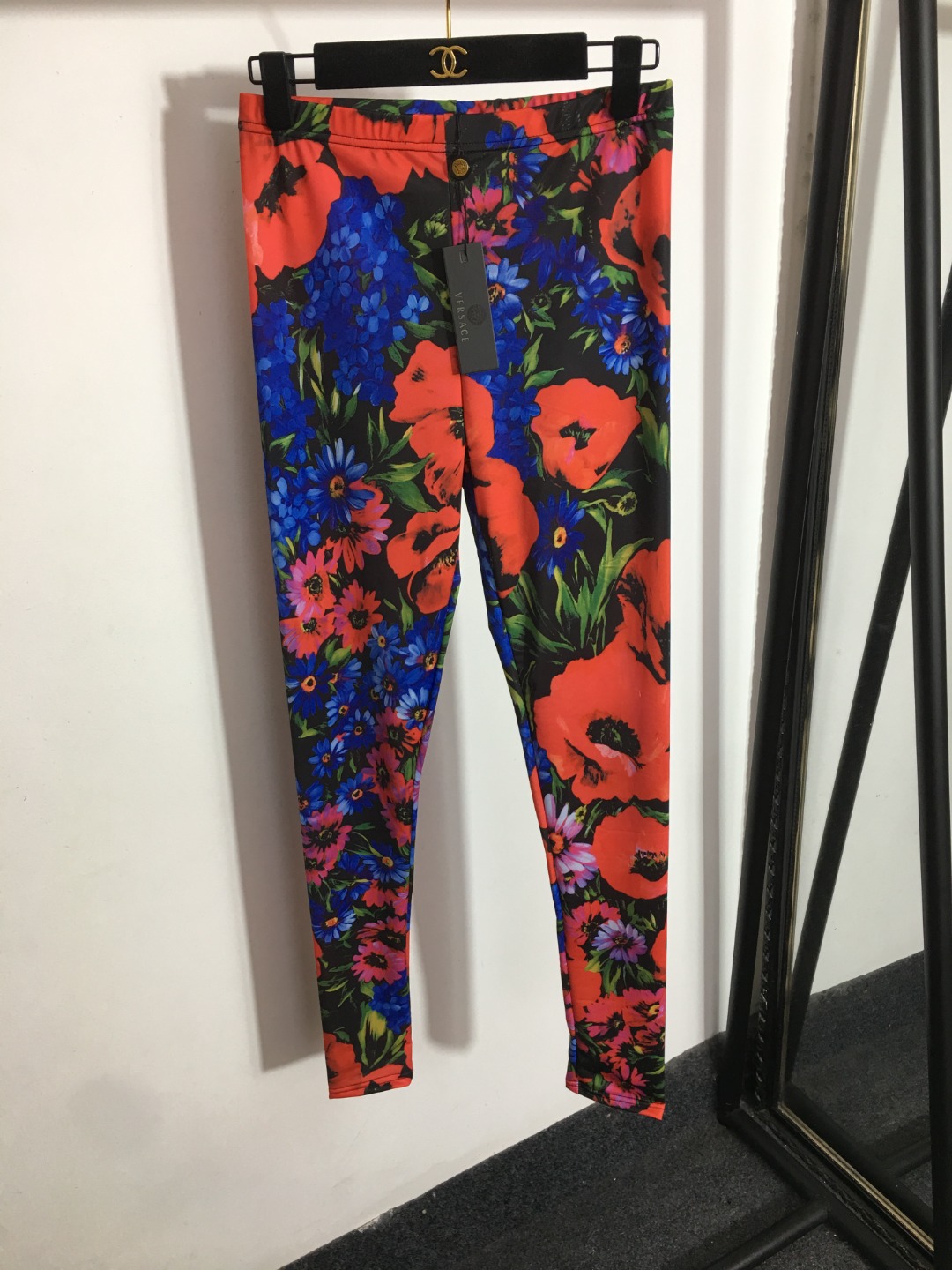 Versace print Trousers-Luxeon