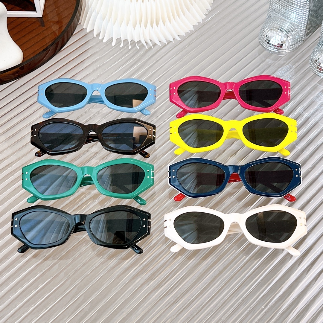 D style Fashion Sunglasses-Luxeon