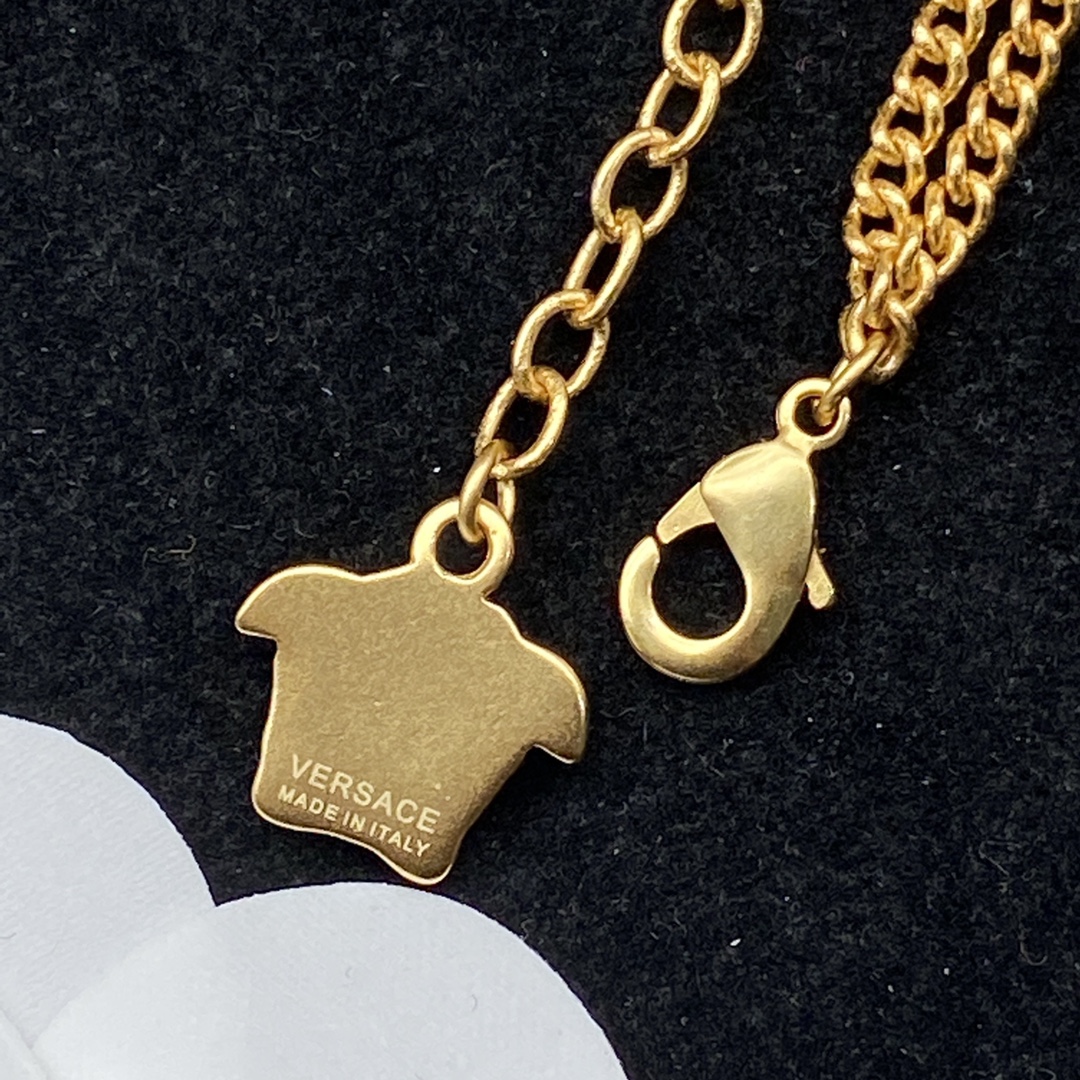 Versace Fashion New Necklace-Luxeon
