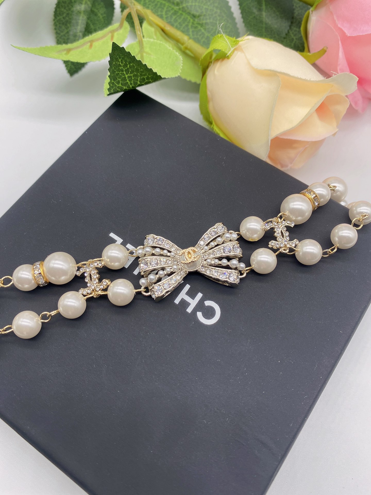 C style Bow Bracelet-Luxeon