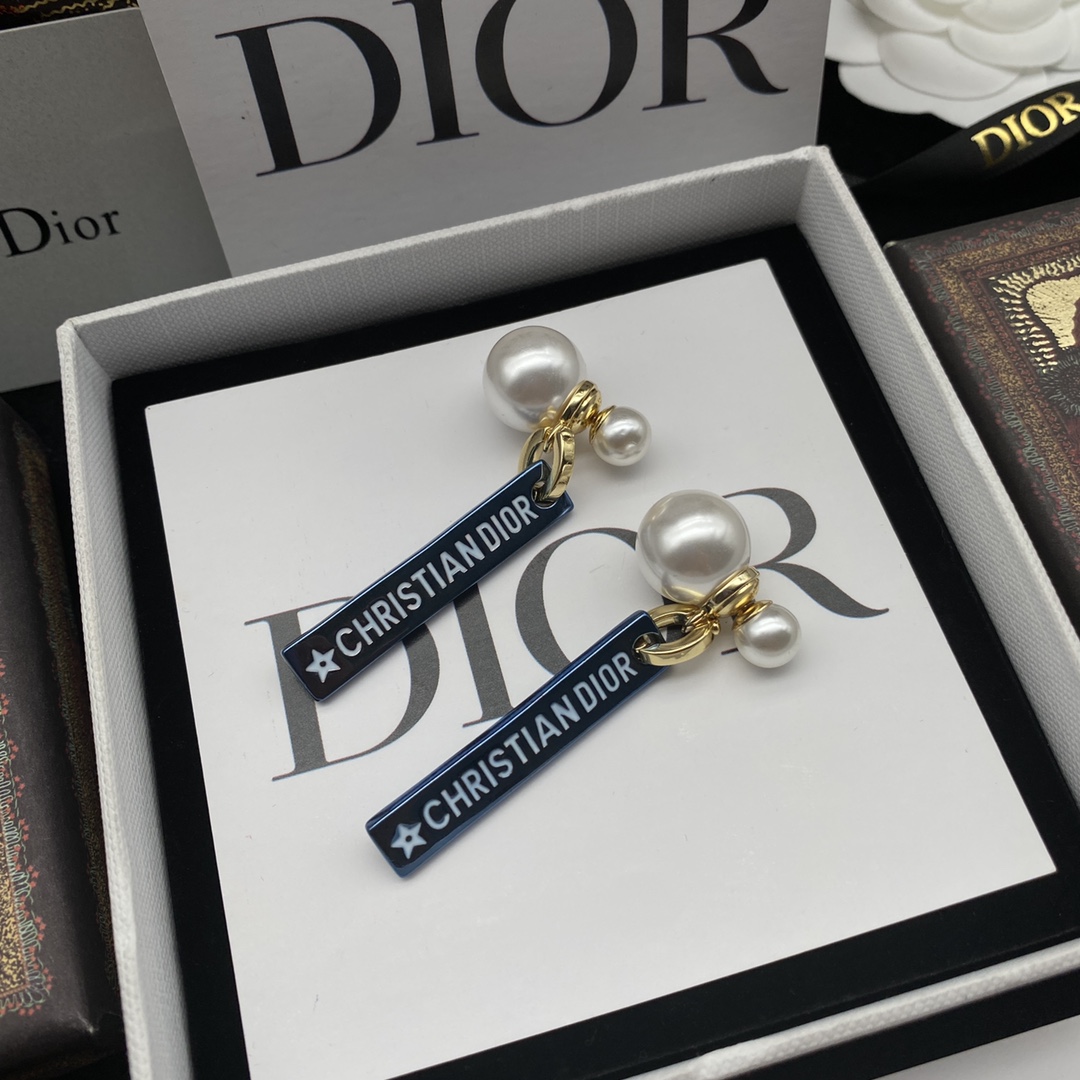 D style new pearl earrings-Luxeon