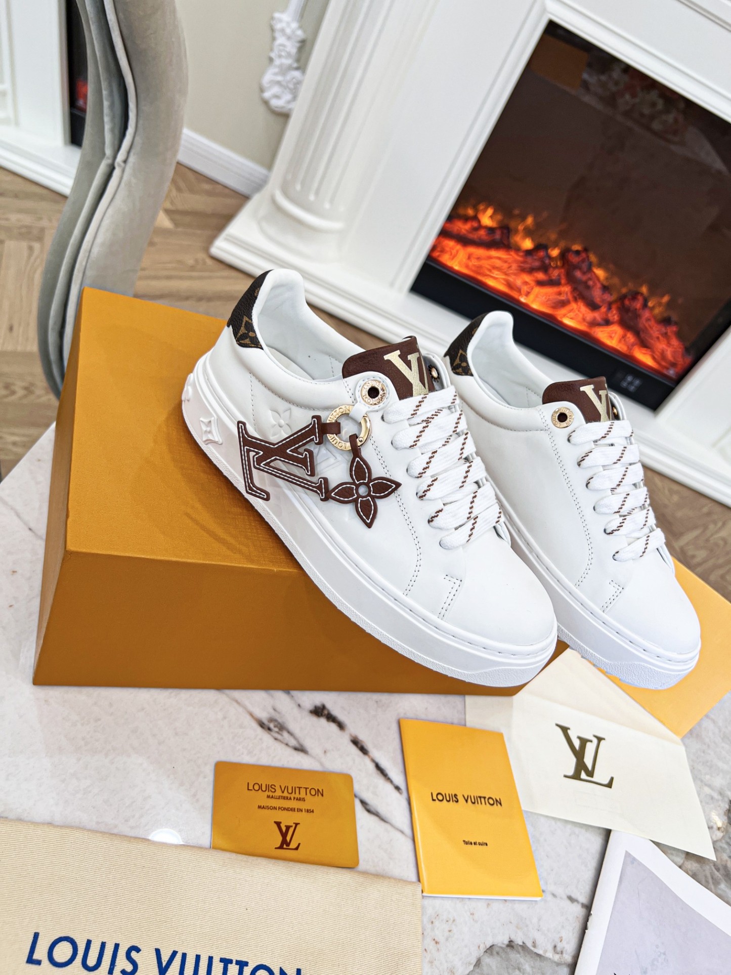 L style trendy women sneakers casual shoes-Luxeon