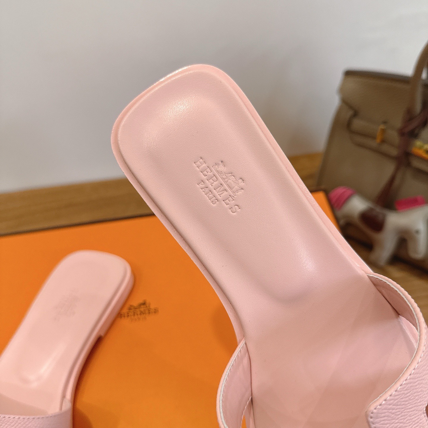 Casual women slippers