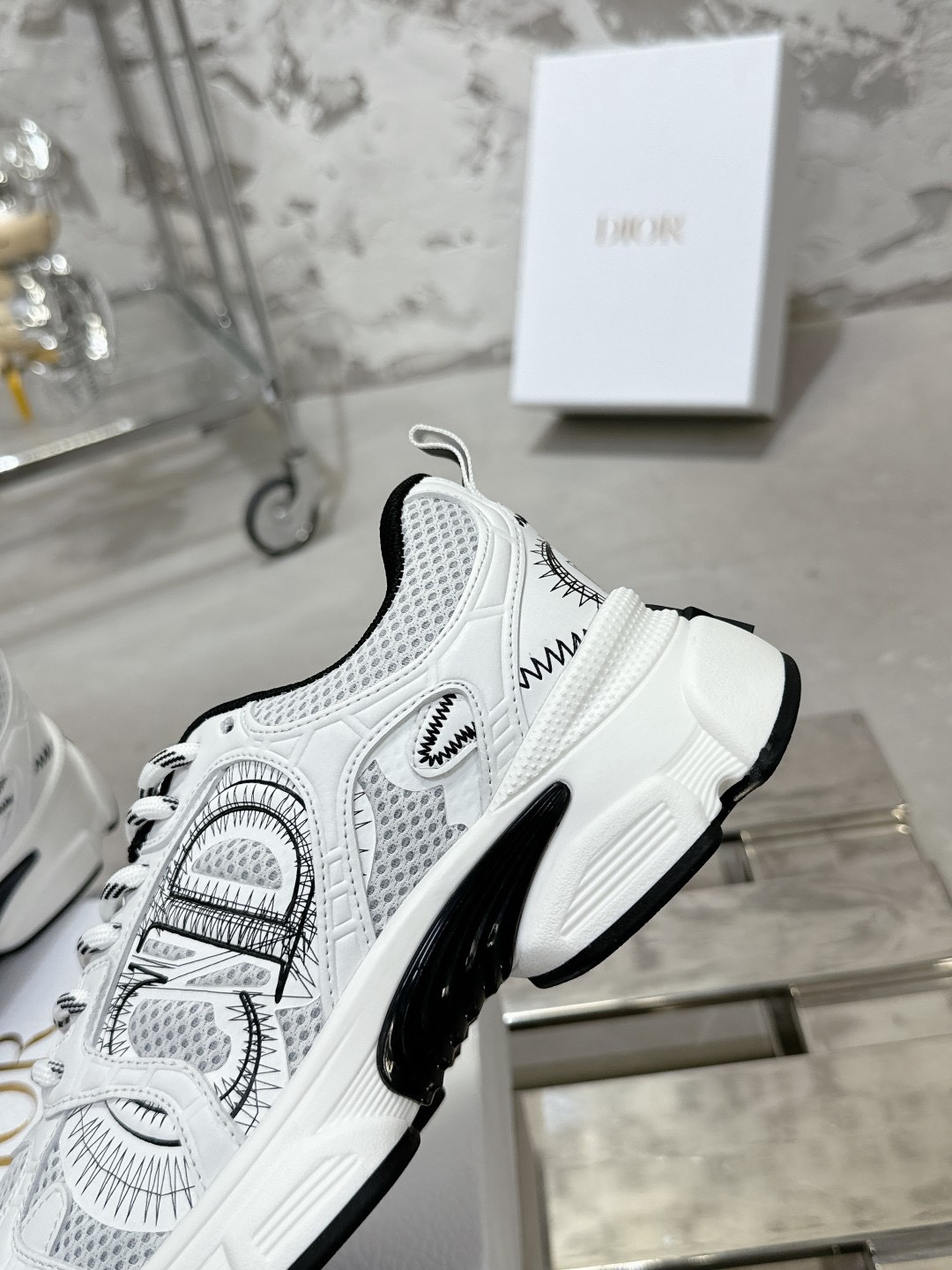 Mesh casual athletic shoes