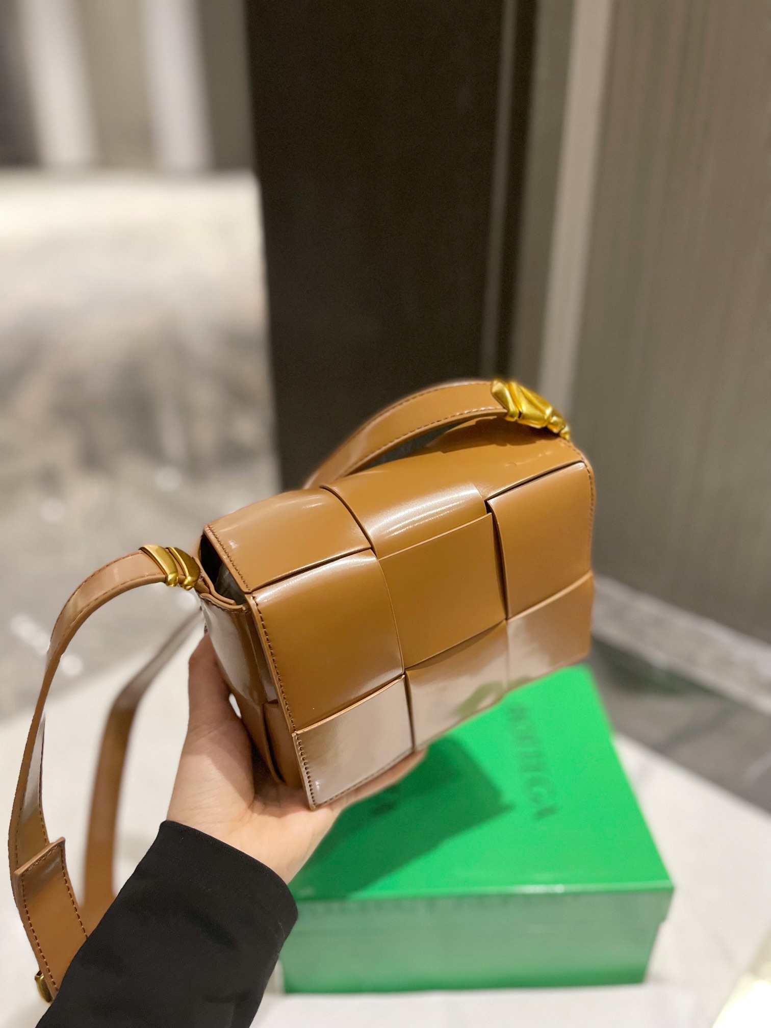 BV Bottega Veneta Cassette Handbags-Luxeon