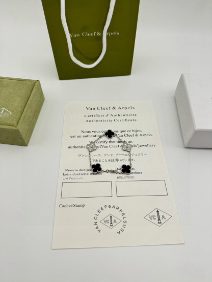 V style Four Leaf Clover Bracelet