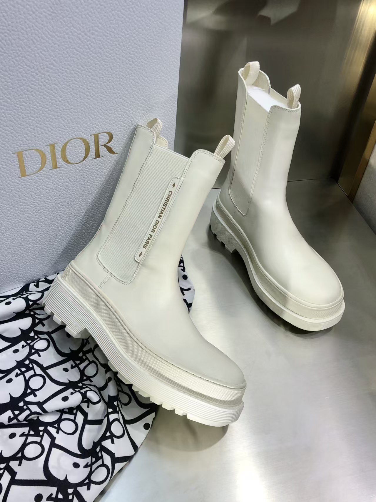 Mid-calf Martens-style boots 35-42