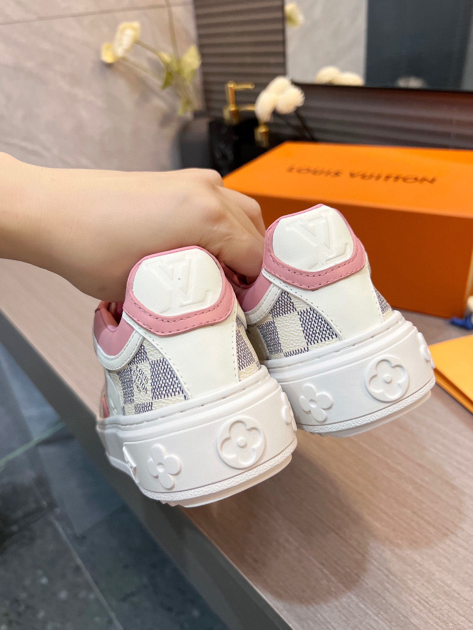 L style trendy women sneakers casual shoes-Luxeon