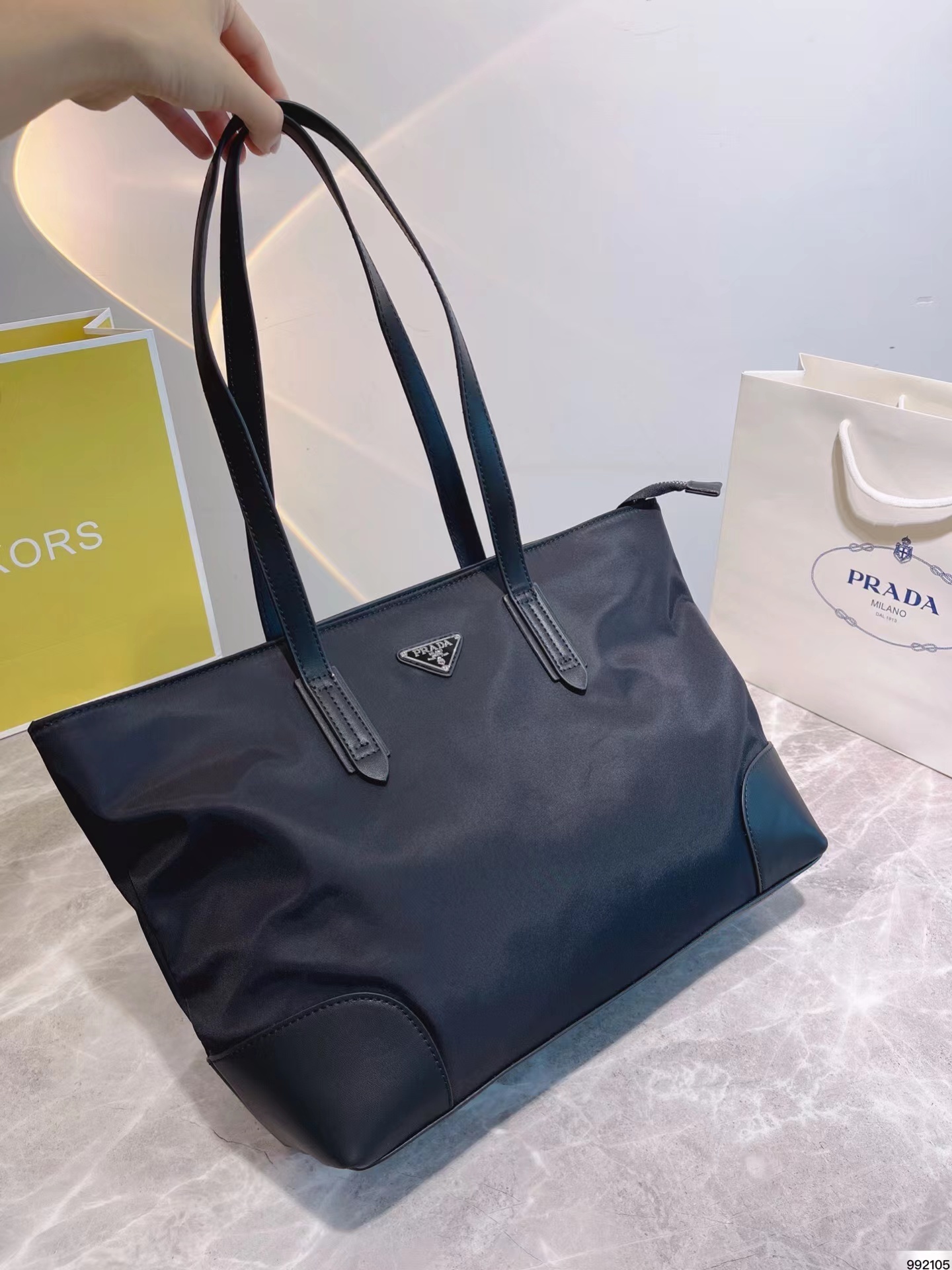 P style Tote bag 3-piece set-Luxeon
