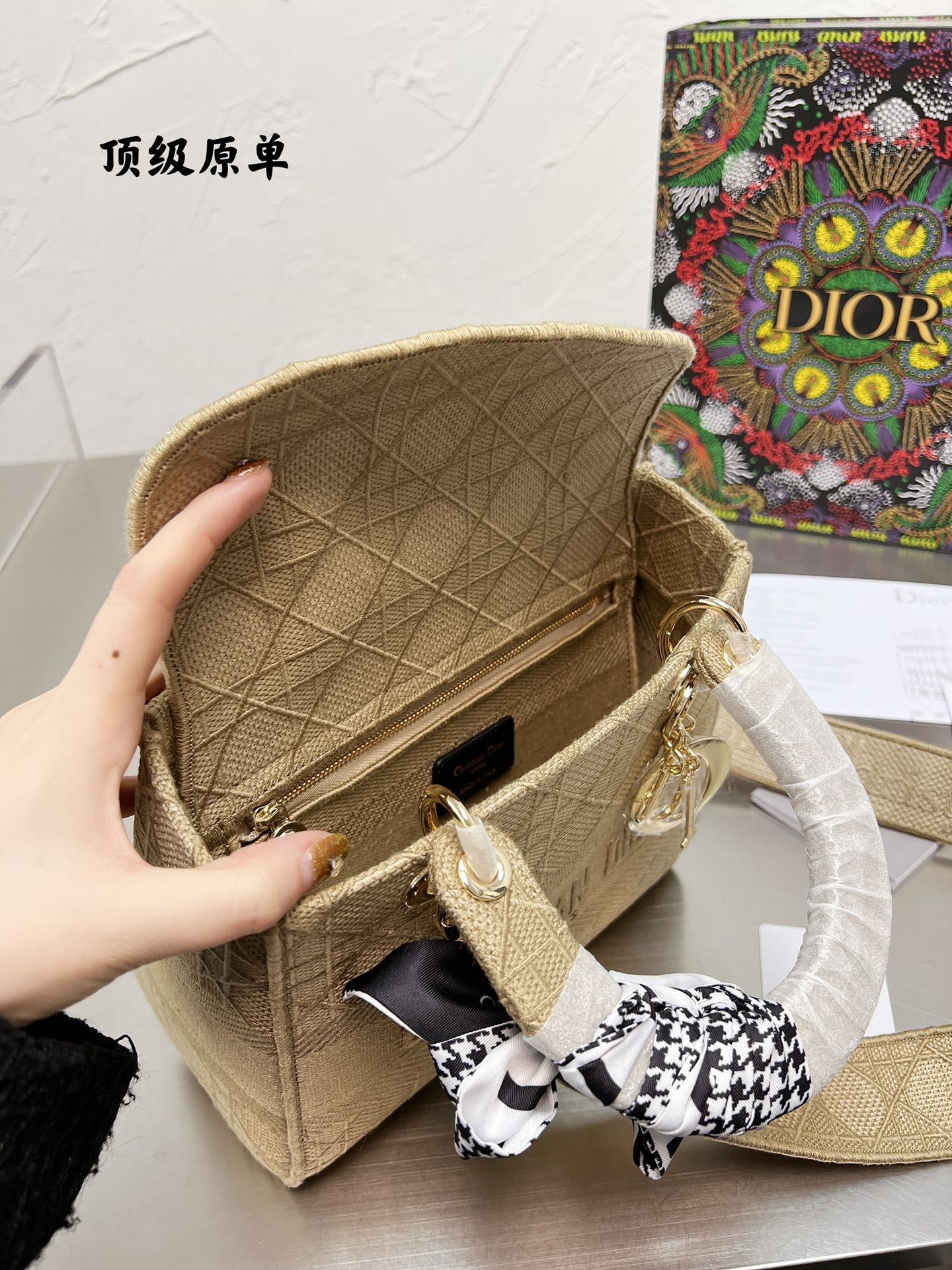 D style Diana handbags top quality embroidered-Luxeon