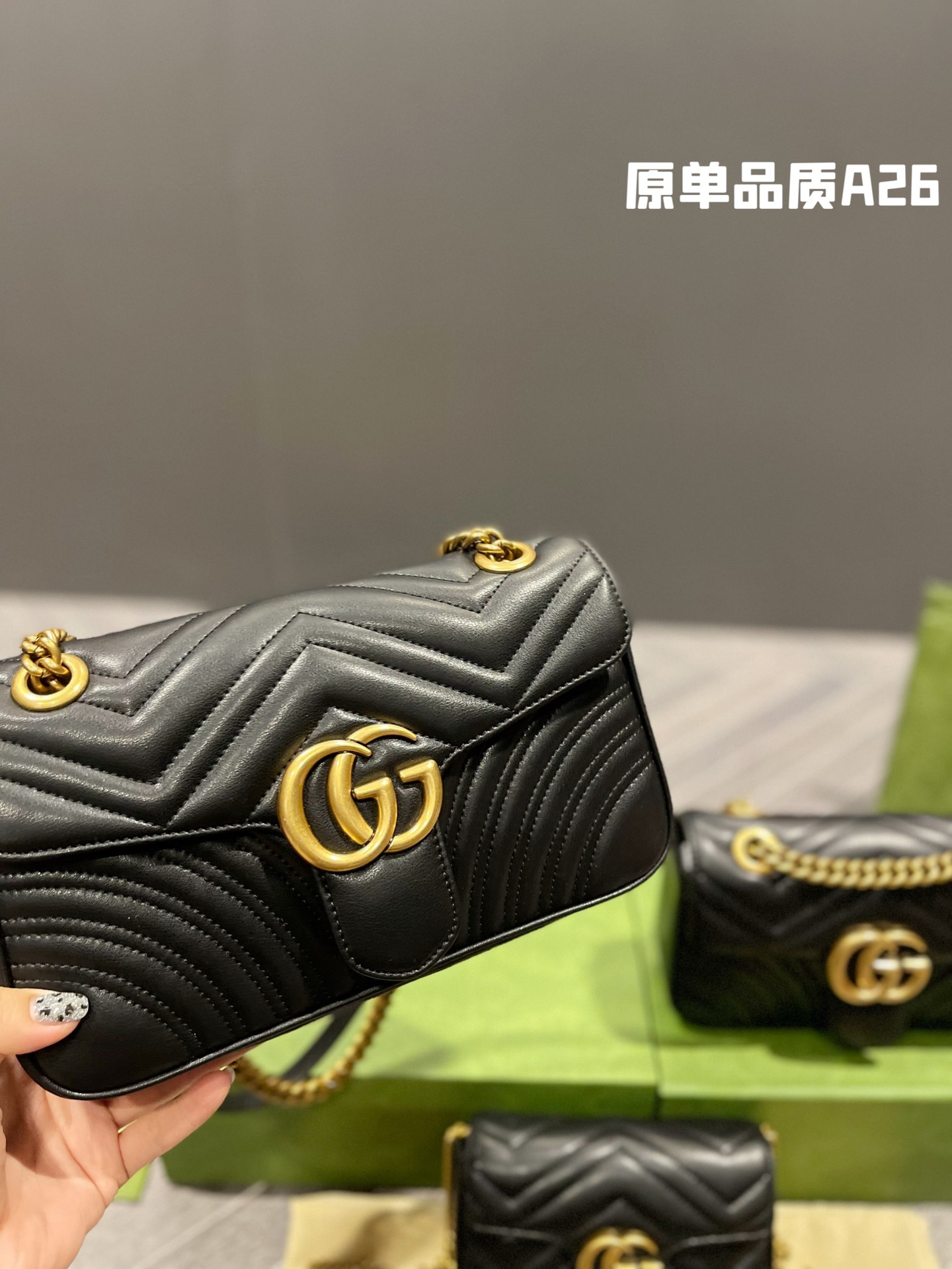 G style metal chain tote bag-Luxeon