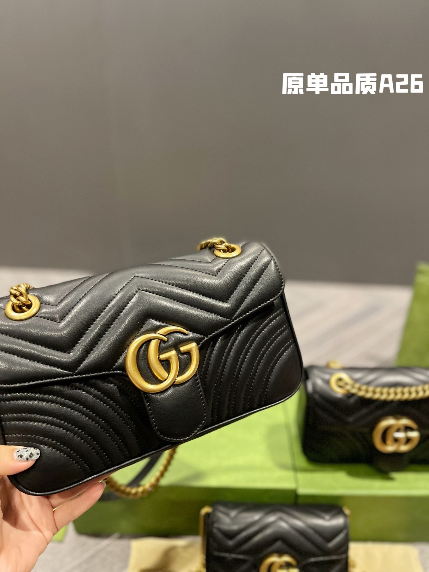 G style metal chain tote bag-Luxeon