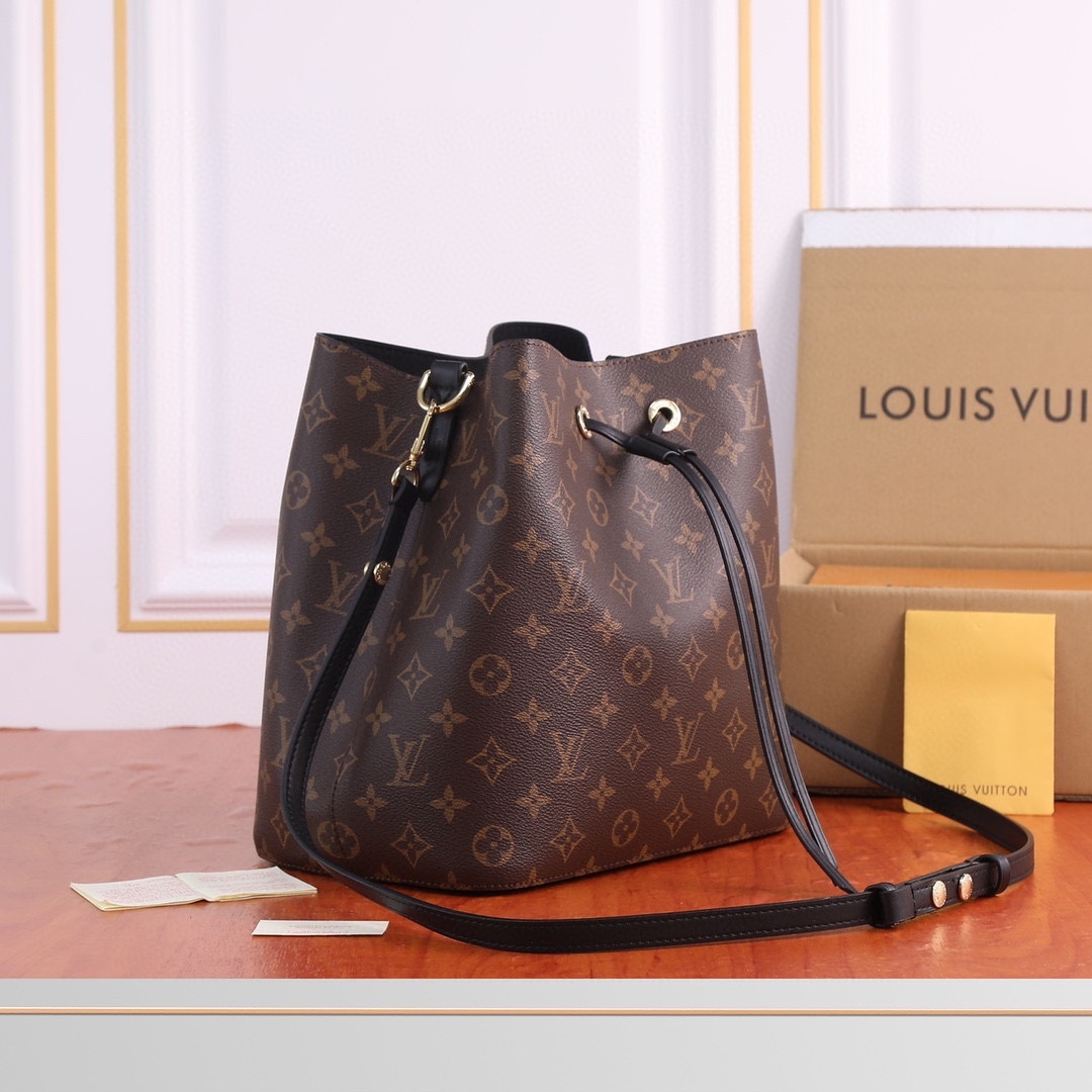 L style Bucket Tooter Bag-Luxeon