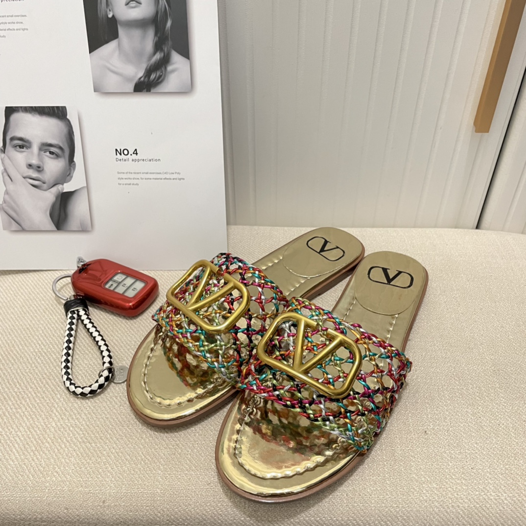 VALENTINO new hollow out slippers-Luxeon