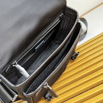 P style Messenger Bags Unisex-Luxeon
