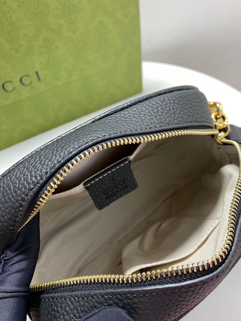 G style lychee pattern Cross-body bag-Luxeon