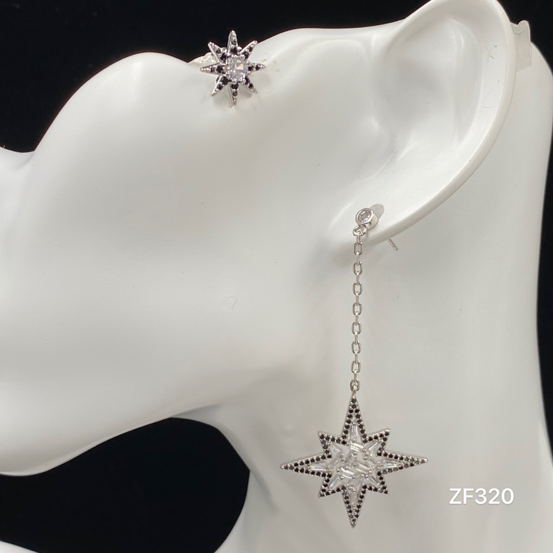 Fashion McQueen Stud Earrings-Luxeon