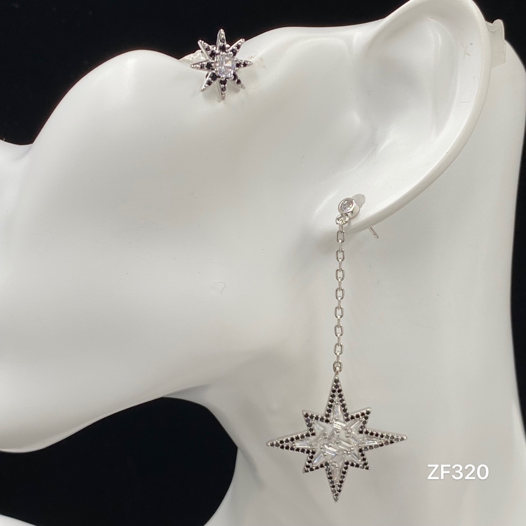 Fashion McQueen Stud Earrings-Luxeon