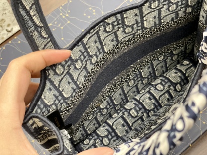 D style Mini Book Tote Handbags-Luxeon