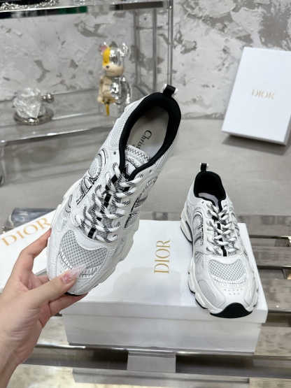 Mesh casual athletic shoes