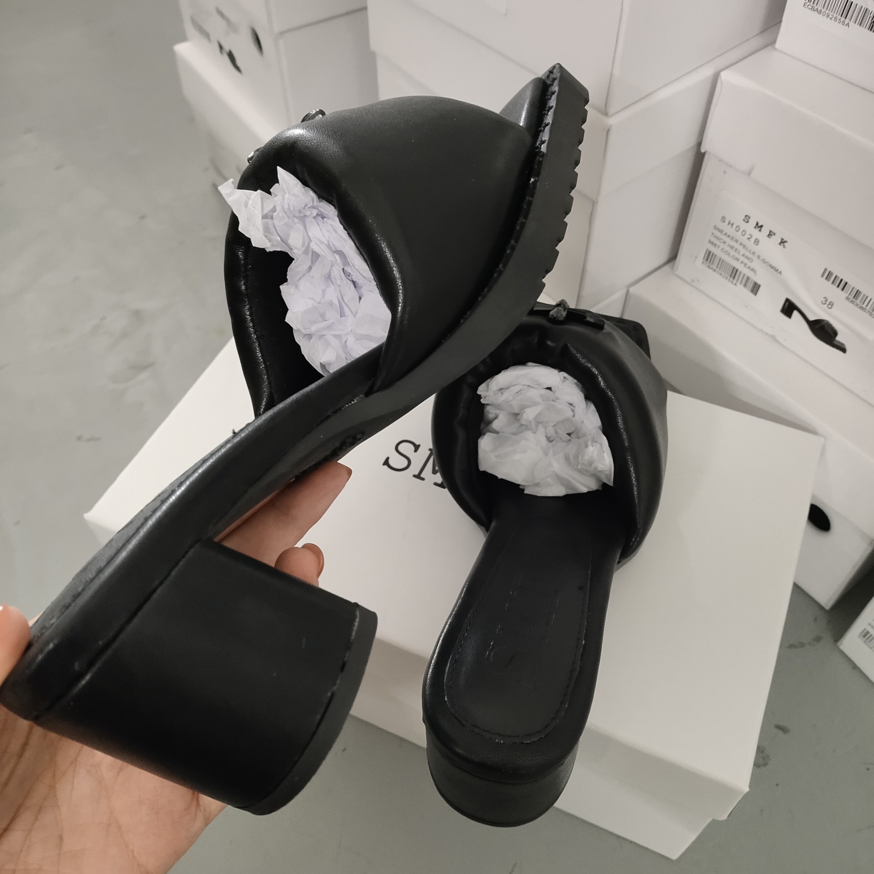 Smfk solid black slippers top quality-Luxeon