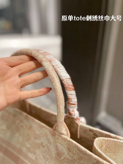 D style Book Tote Classic Handbags-Luxeon