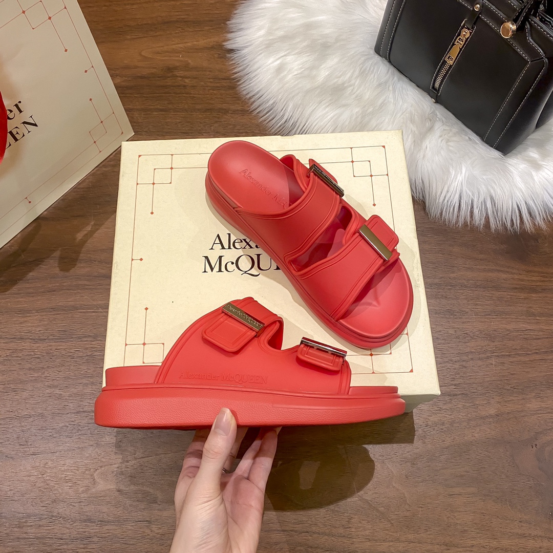 Mcqueen women thick sole sandals-Luxeon