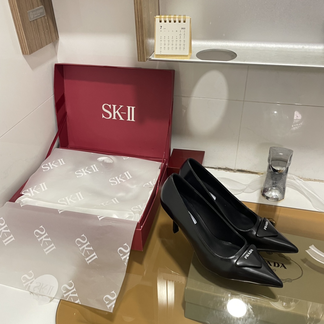 P style classic patent leather sandals high heels-Luxeon