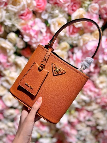 P style Bucket Tote Bags-Luxeon