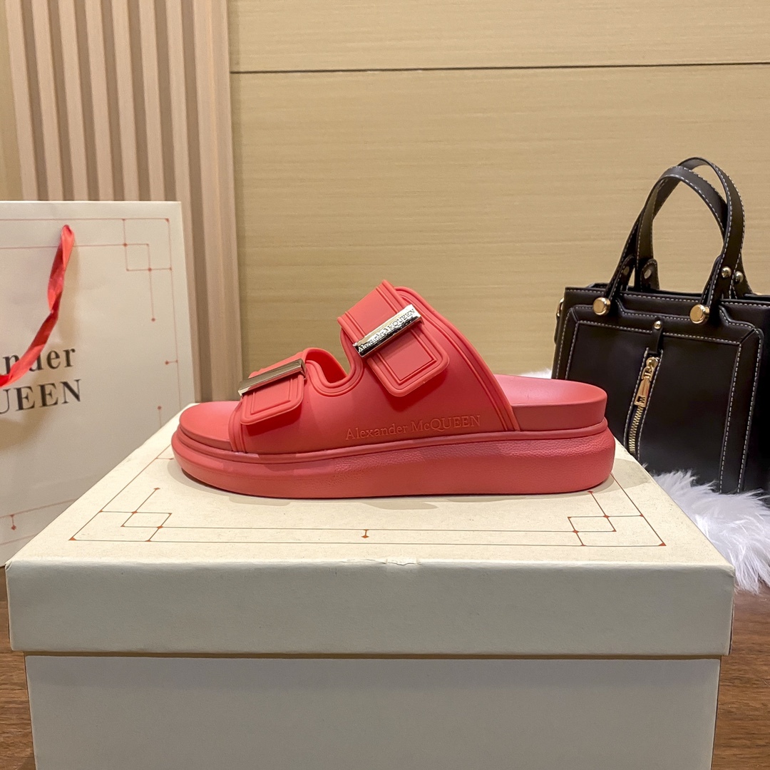 Mcqueen women thick sole sandals-Luxeon