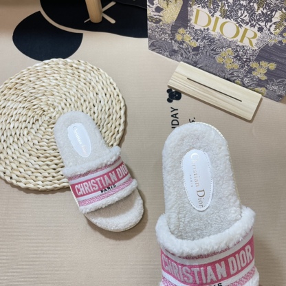 D style Autumn& winter new embroideried wool slippers-Luxeon