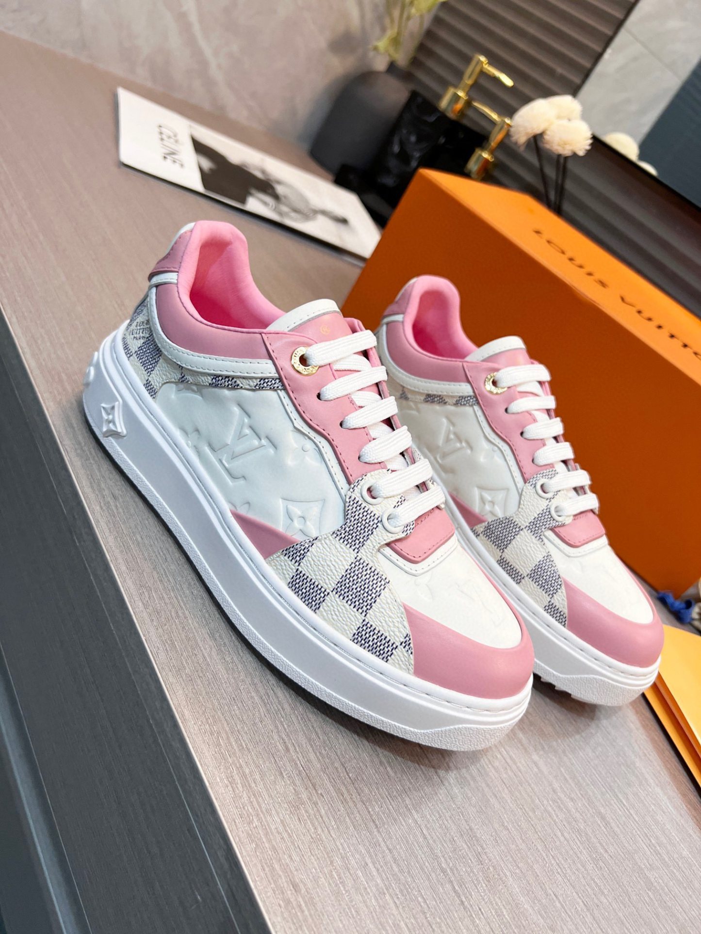 L style trendy women sneakers casual shoes-Luxeon