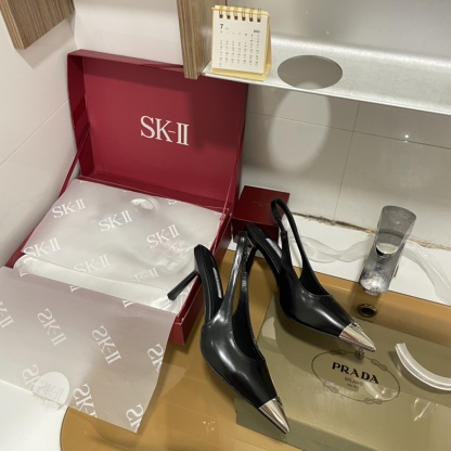 P style classic patent leather sandals high heels-Luxeon