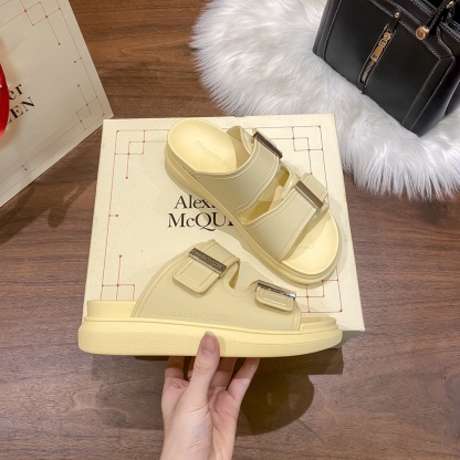 Mcqueen women thick sole sandals-Luxeon
