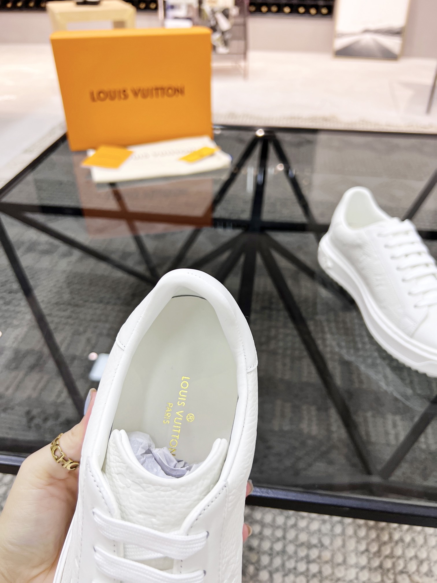 L style trendy women sneakers casual shoes-Luxeon