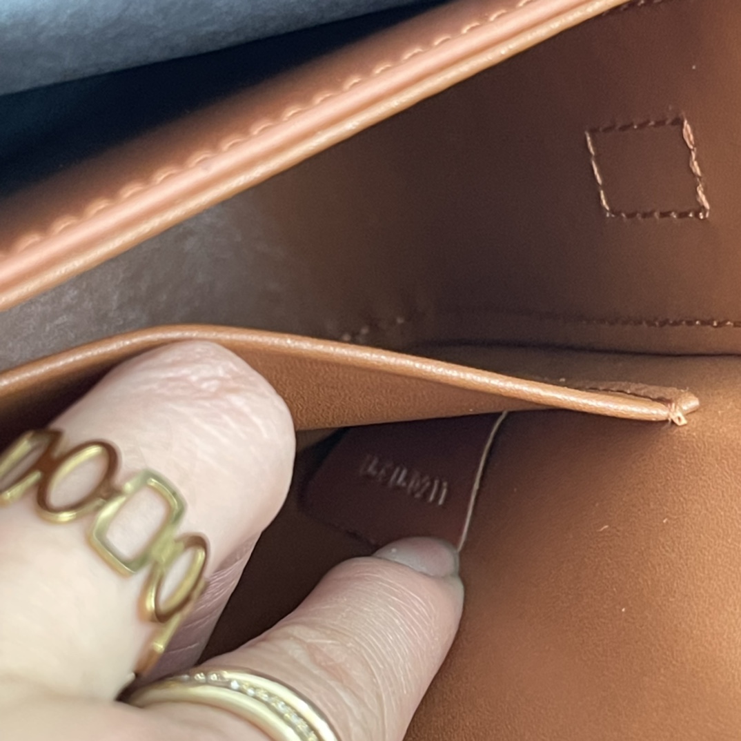 C style Genuing Leather Bags-Luxeon