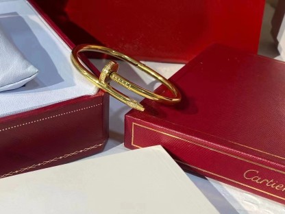 Cartier studded bracelet-Luxeon