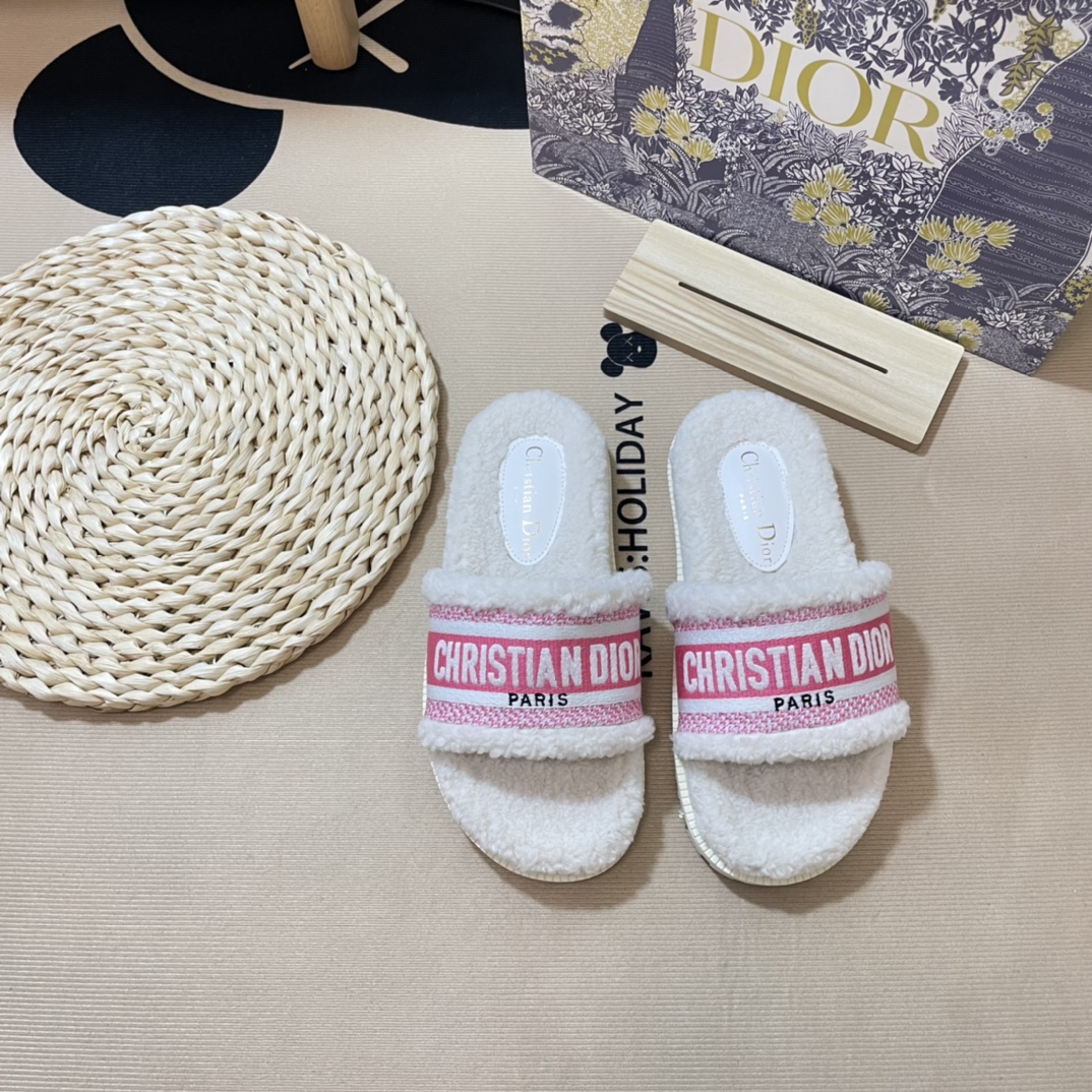 D style Autumn& winter new embroideried wool slippers-Luxeon