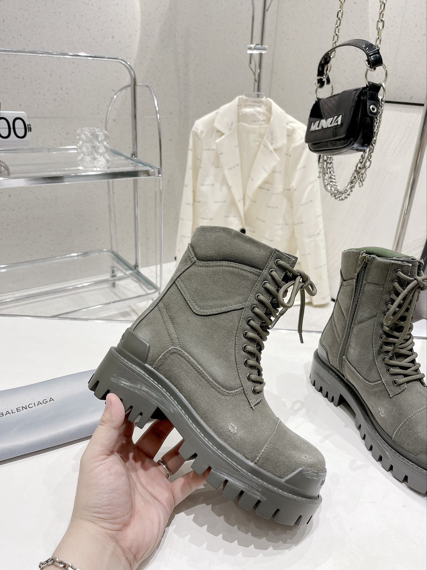 B style Strike big toe boots-Luxeon