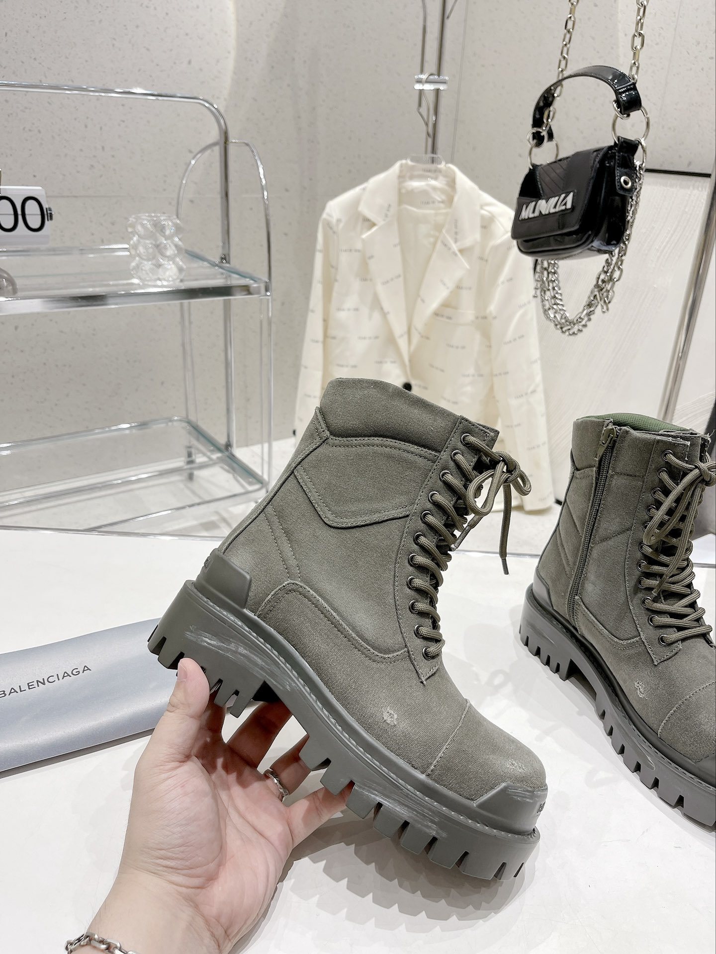 B style Strike big toe boots-Luxeon