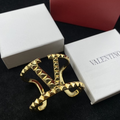 Valentino Classic Fashion Bracelet-Luxeon