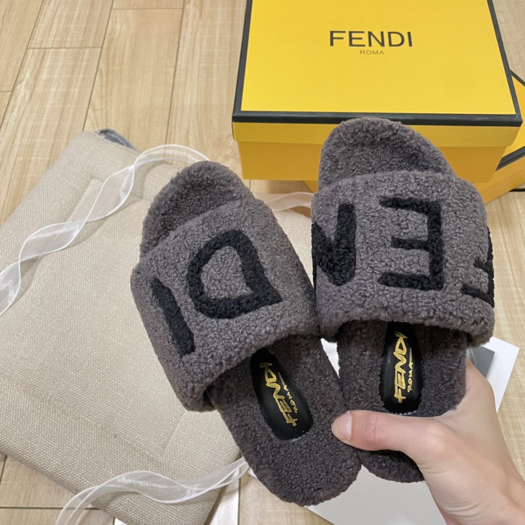 F style new women winter plush slippers-Luxeon