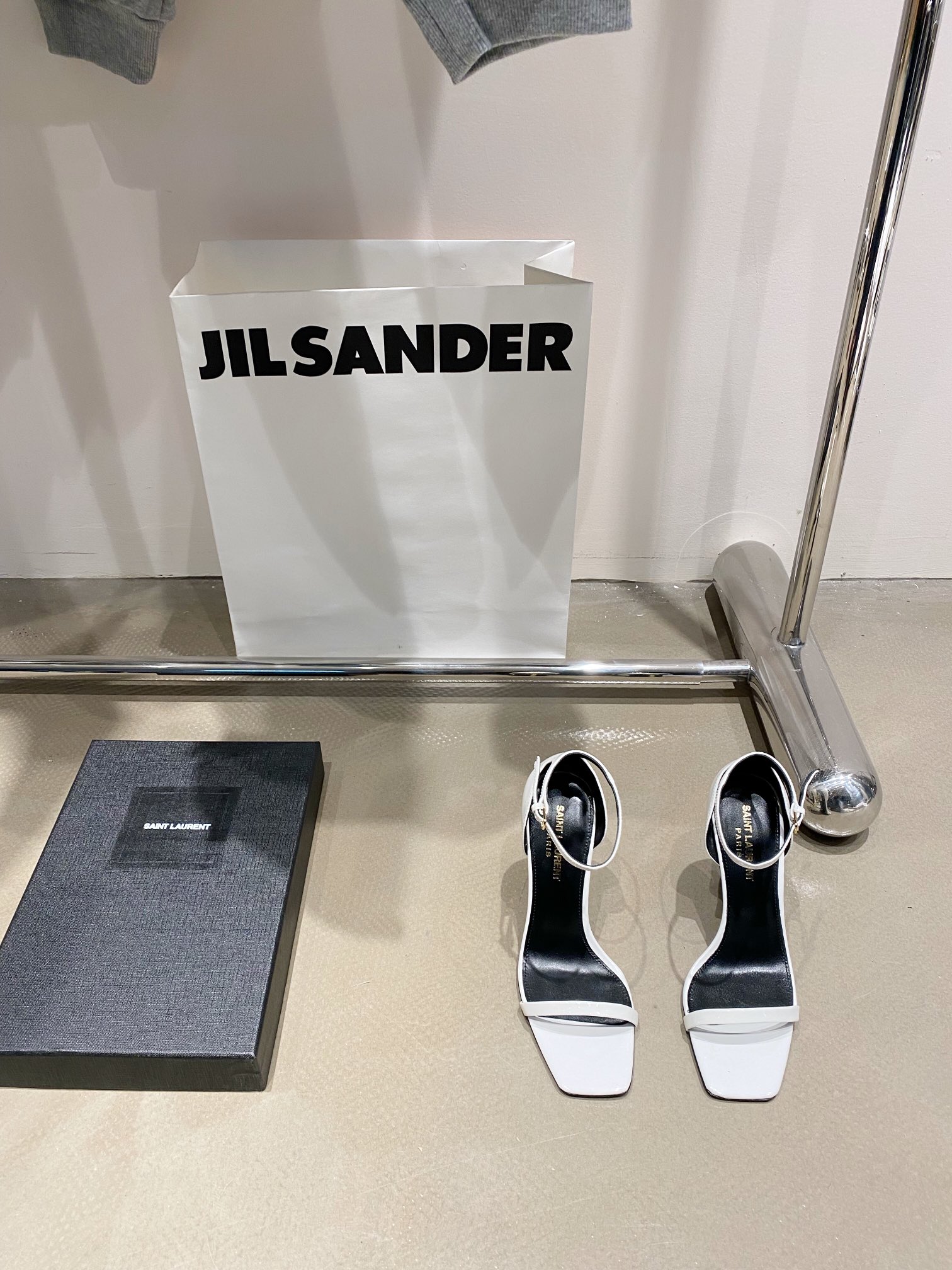 Y style Saint Laurent classic monogram heel sandals-Luxeon