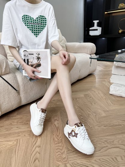 L style trendy women sneakers casual shoes-Luxeon