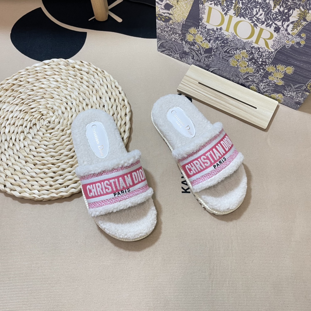 D style Autumn& winter new embroideried wool slippers-Luxeon