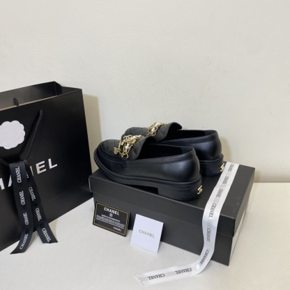 C style Double C Chain Loafers-Luxeon