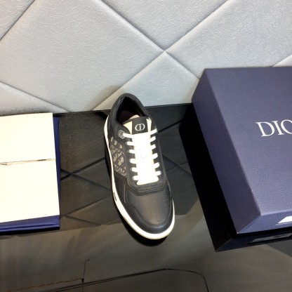 D style Fashion casual sneakers-Luxeon